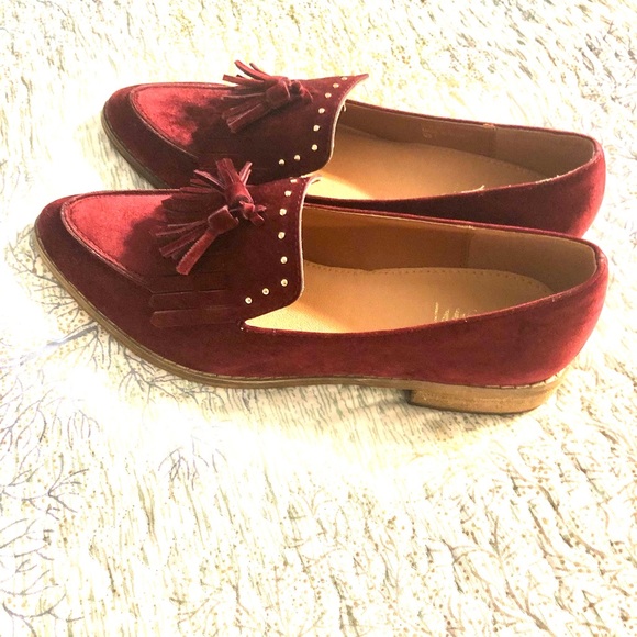 Mi.iM brand suede loafers. New!  Never worn Size 7 - Picture 2 of 5